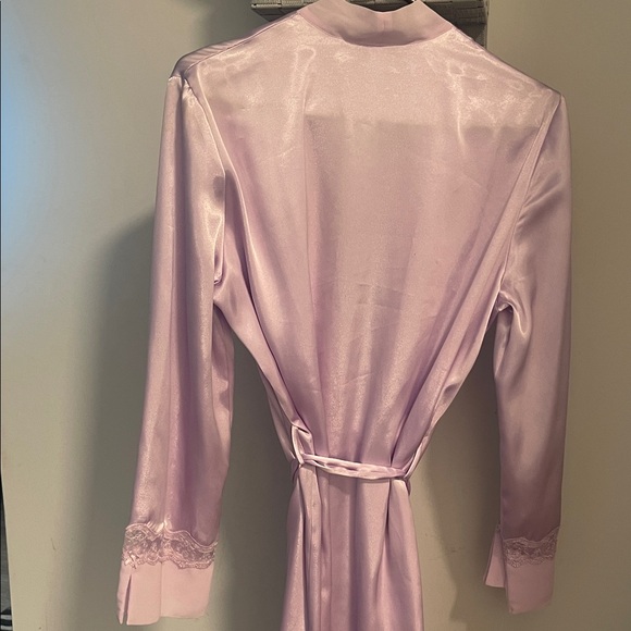 Delicates Light Purple Satin Robe 100%polyester - Picture 4 of 4